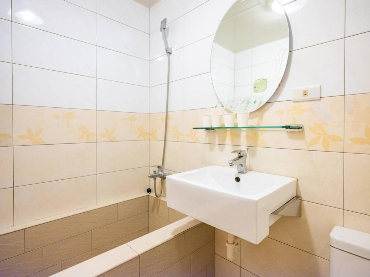 Star Hotel Каосюн Екстериор снимка