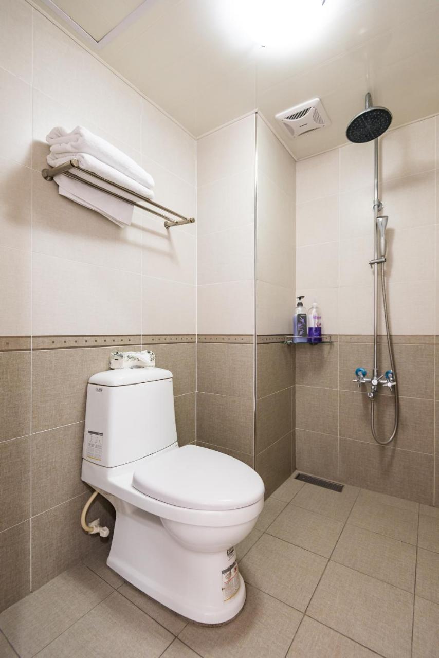 Star Hotel Каосюн Екстериор снимка